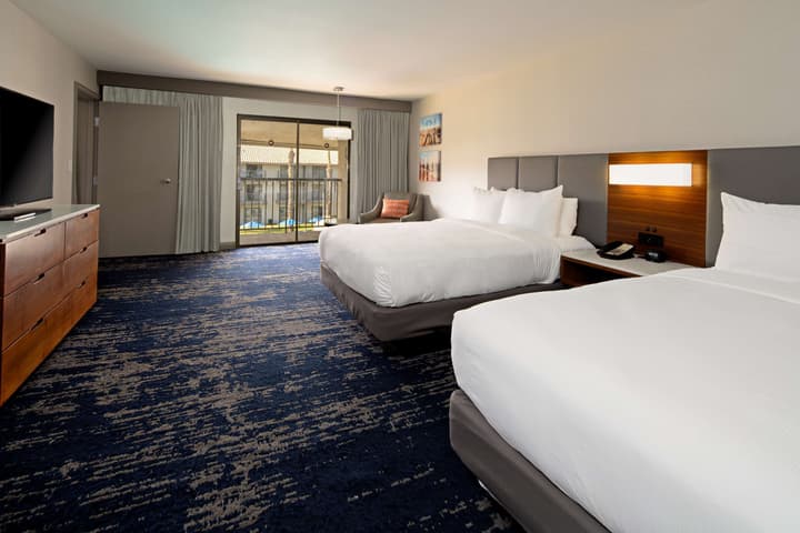 DoubleTree by Hilton Hotel Bakersfield