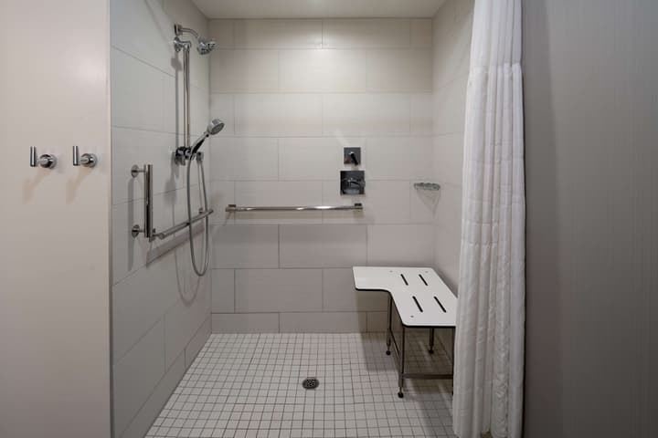 DoubleTree by Hilton Hotel Bakersfield