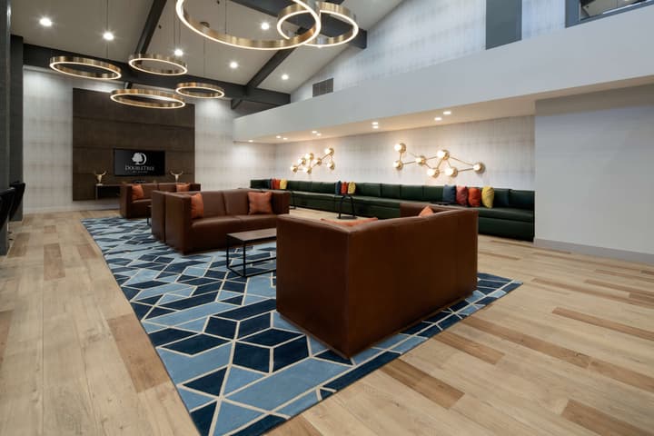 DoubleTree by Hilton Hotel Bakersfield