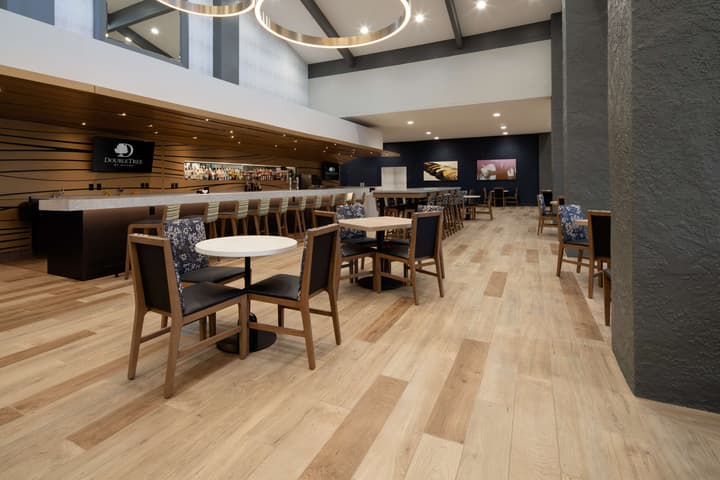 DoubleTree by Hilton Hotel Bakersfield