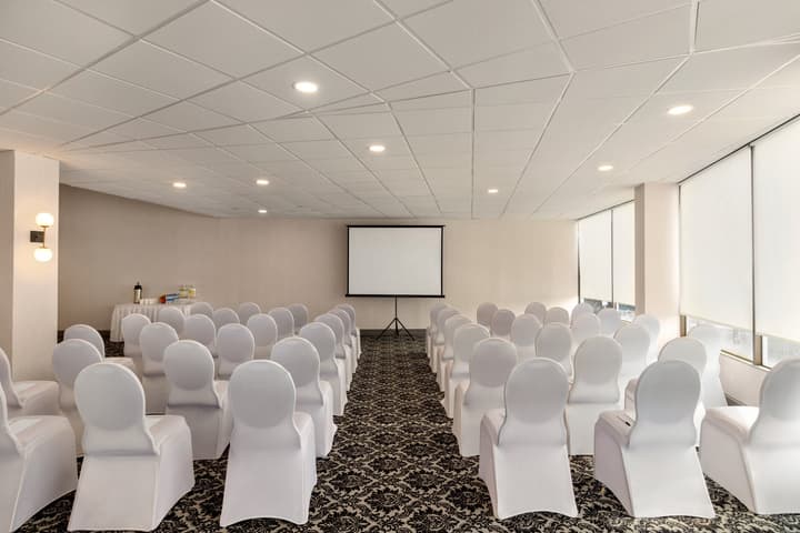 Holiday Inn Philadelphia Arpt-Stadium Area by IHG