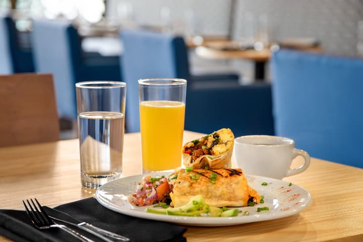 Holiday Inn Philadelphia Arpt-Stadium Area by IHG