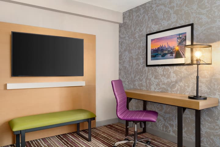 Holiday Inn Philadelphia Arpt-Stadium Area by IHG