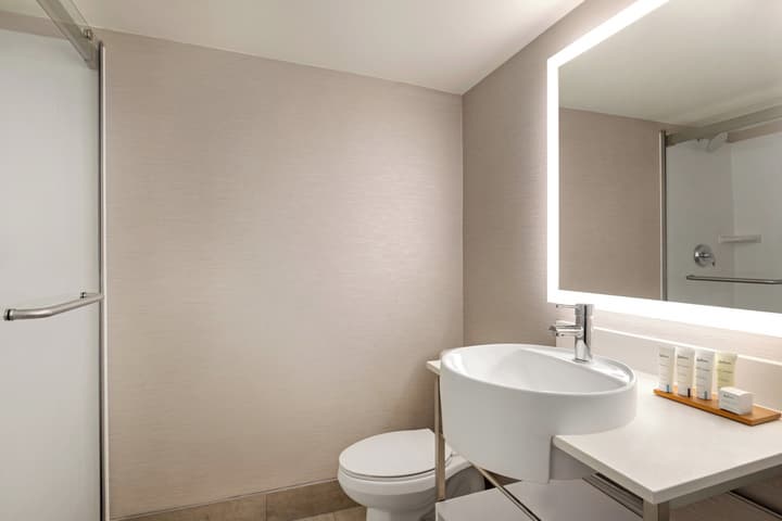 Holiday Inn Philadelphia Arpt-Stadium Area by IHG