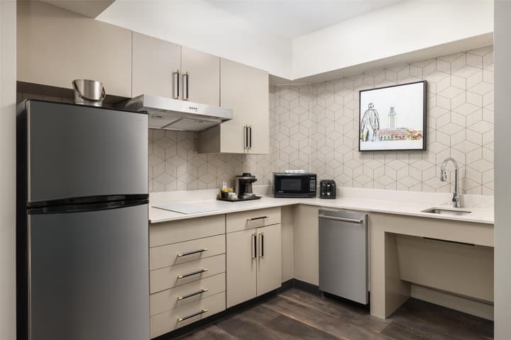 DoubleTree Suites by Hilton Austin Downtown Capitol