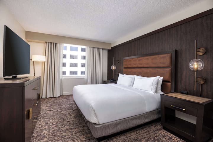 DoubleTree Suites by Hilton Austin Downtown Capitol