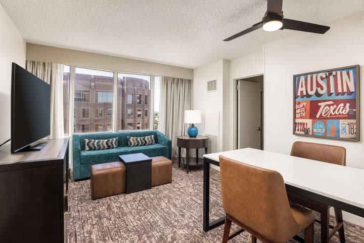 DoubleTree Suites by Hilton Austin Downtown Capitol