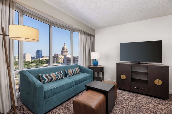 DoubleTree Suites by Hilton Austin Downtown Capitol