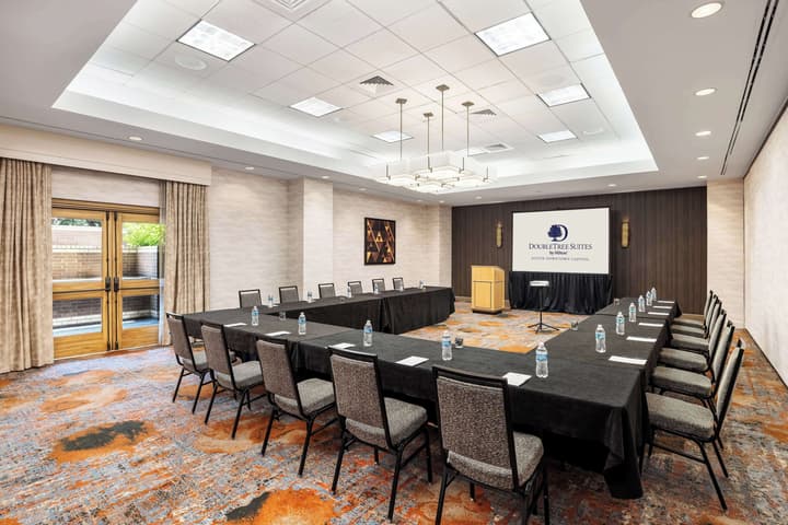DoubleTree Suites by Hilton Austin Downtown Capitol