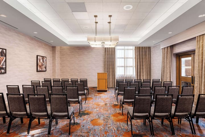 DoubleTree Suites by Hilton Austin Downtown Capitol