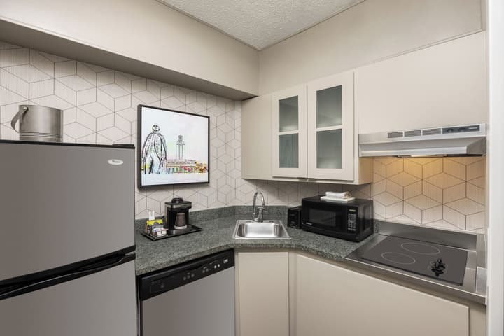 DoubleTree Suites by Hilton Austin Downtown Capitol