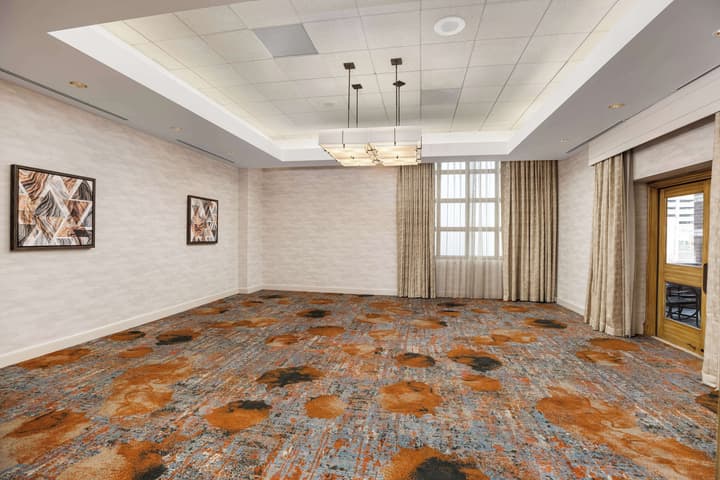 DoubleTree Suites by Hilton Austin Downtown Capitol