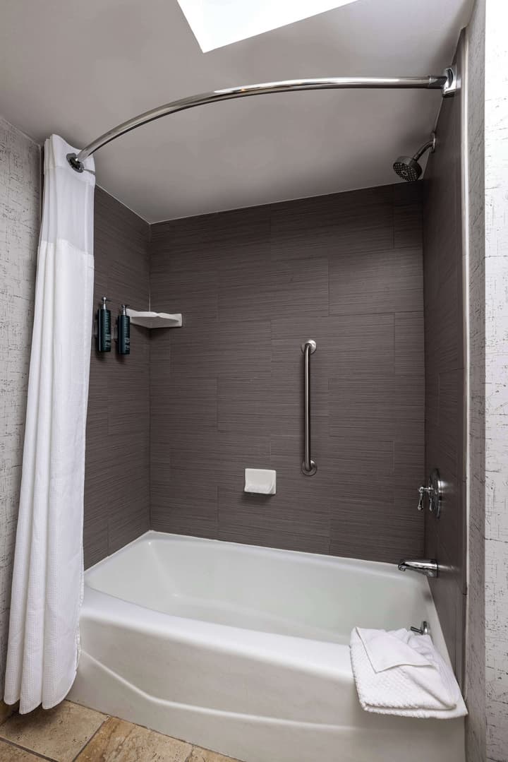DoubleTree Suites by Hilton Austin Downtown Capitol