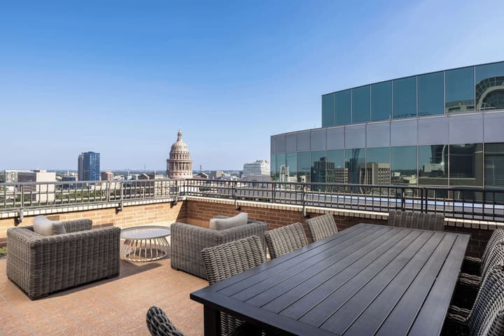 DoubleTree Suites by Hilton Austin Downtown Capitol