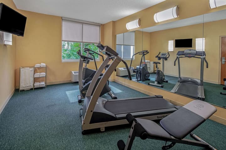 La Quinta Inn & Suites by Wyndham Naples Downtown