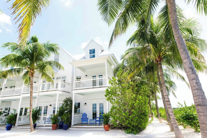 Parrot Key Hotel & Villas