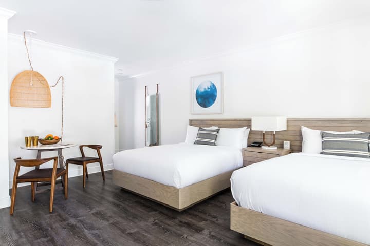 Parrot Key Hotel & Villas