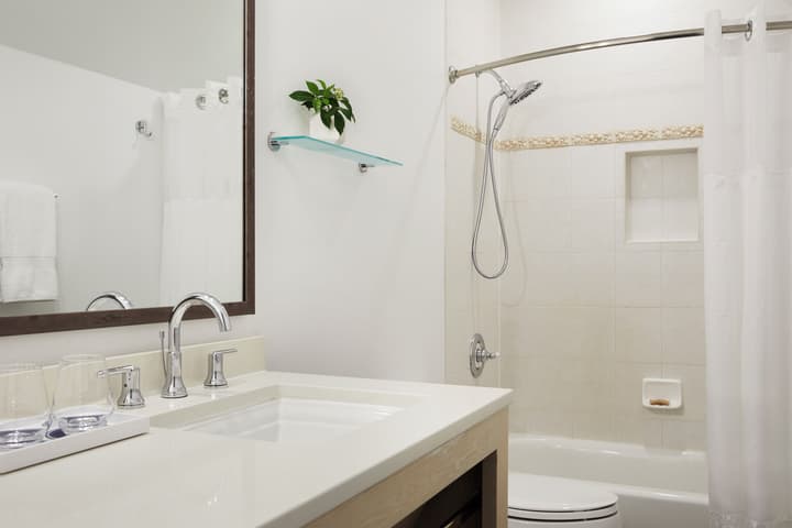 Parrot Key Hotel & Villas
