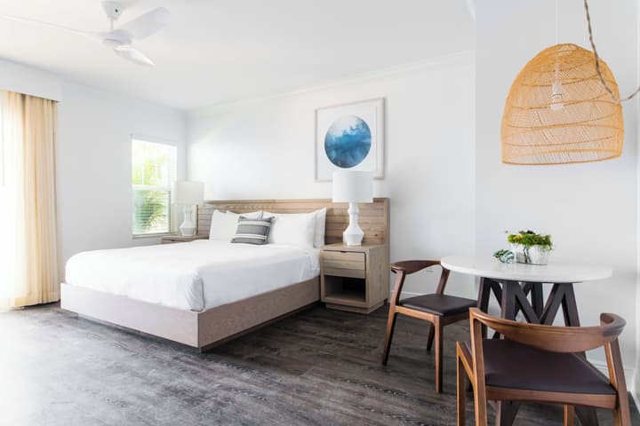 Parrot Key Hotel & Villas