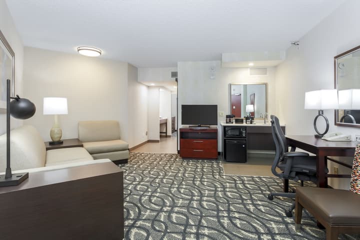 Embassy Suites by Hilton Dallas Love Field