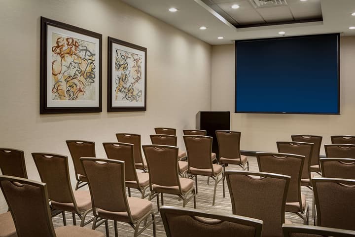 Embassy Suites by Hilton Dallas Love Field