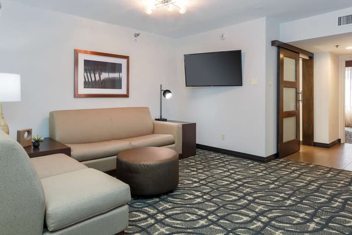 Embassy Suites by Hilton Dallas Love Field