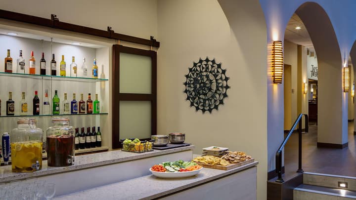Embassy Suites by Hilton Dallas Love Field