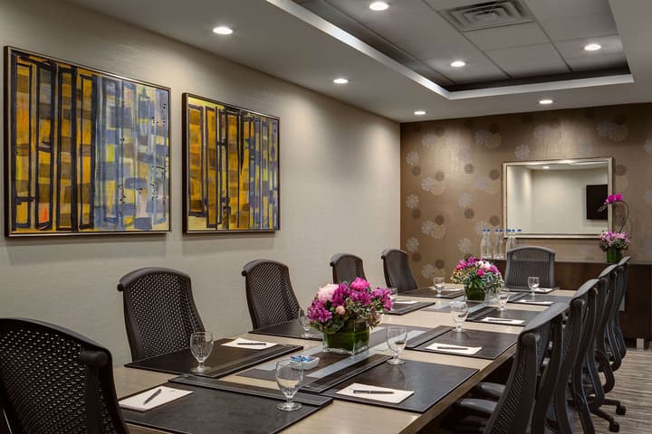 Embassy Suites by Hilton Dallas Love Field