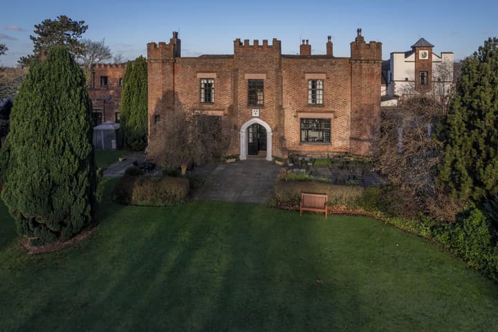 Crabwall Manor Hotel & Spa