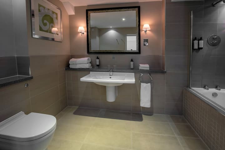 Crabwall Manor Hotel & Spa