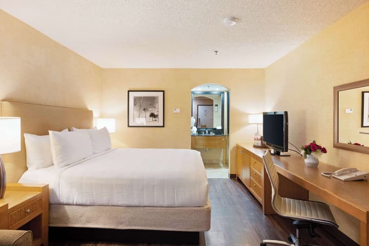 Best Western Plus Las Brisas Hotel
