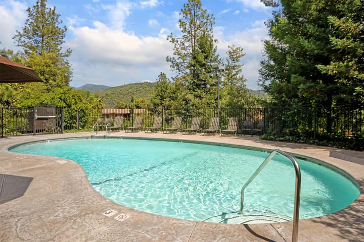 Best Western Plus Yosemite Gateway Inn
