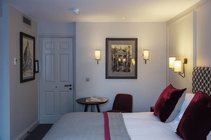 Old Parsonage Hotel