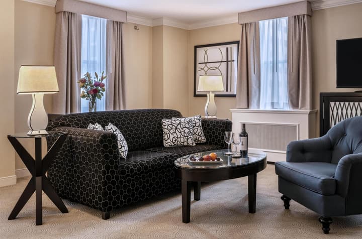 Warwick Allerton - Chicago