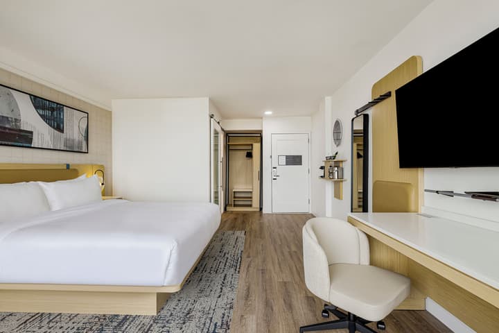 Delta Hotels by Marriott Nashville Airport