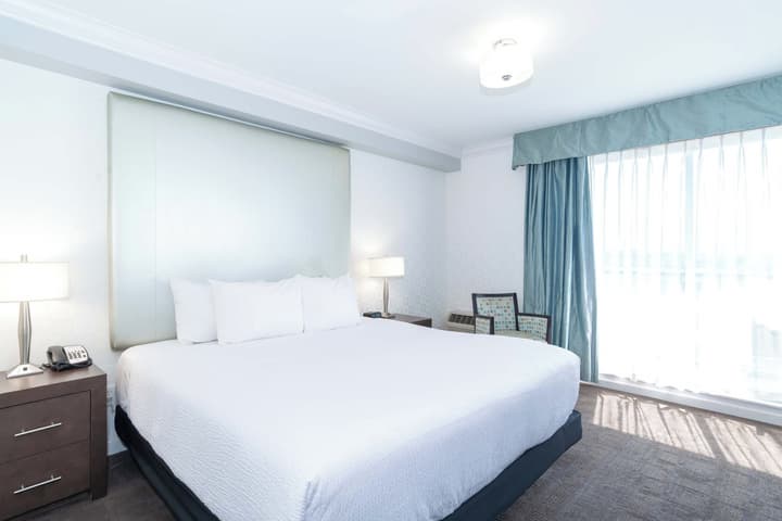 Sandman Hotel & Suites Kelowna