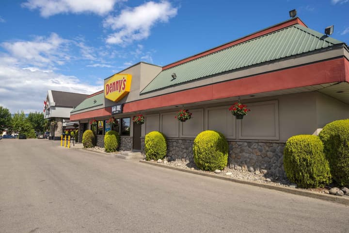 Sandman Hotel & Suites Kelowna