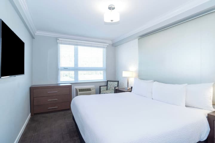 Sandman Hotel & Suites Kelowna