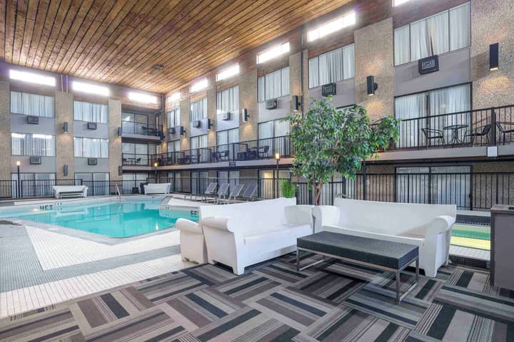 Sandman Hotel & Suites Kelowna