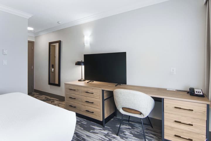 Sandman Hotel & Suites Kelowna