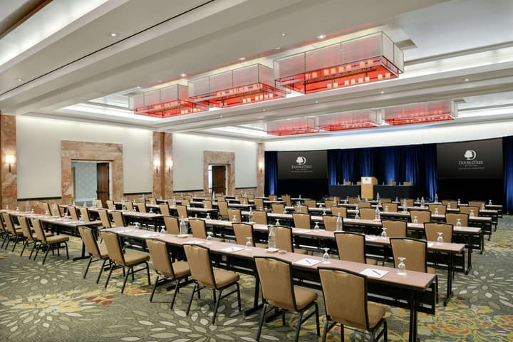 DoubleTree by Hilton Hotel Los Angeles Downtown