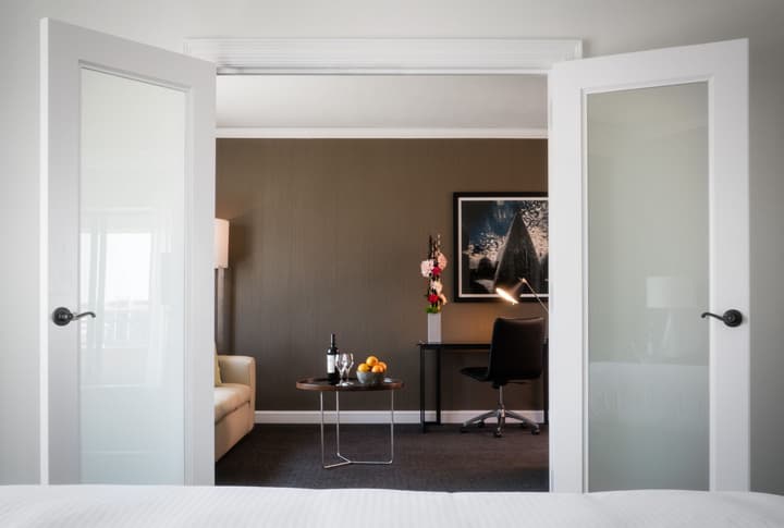 The Logan Philadelphia, Curio Collection by Hilton