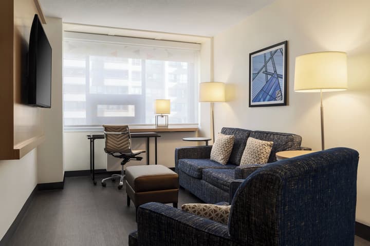 Holiday Inn Toronto Downtown Centre by IHG