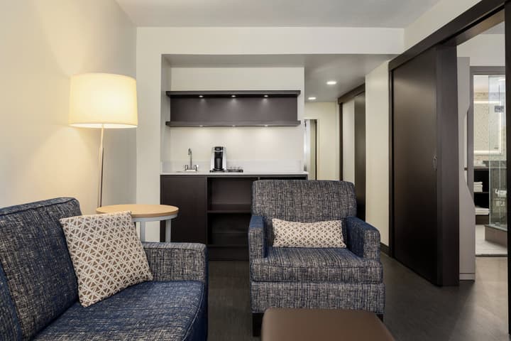 Holiday Inn Toronto Downtown Centre by IHG