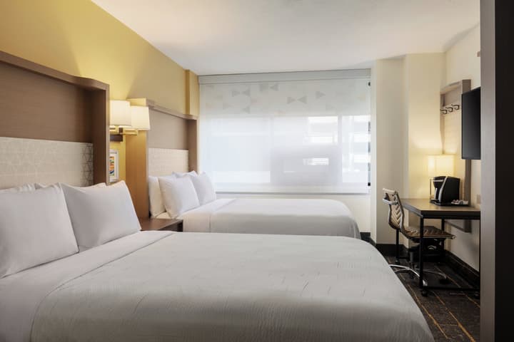 Holiday Inn Toronto Downtown Centre by IHG