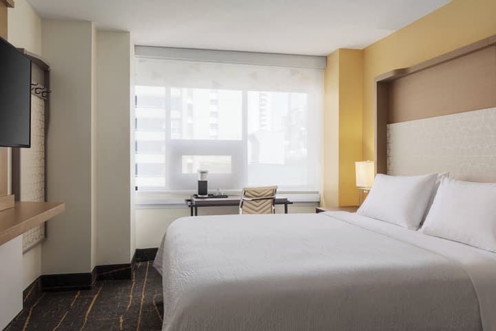 Holiday Inn Toronto Downtown Centre by IHG