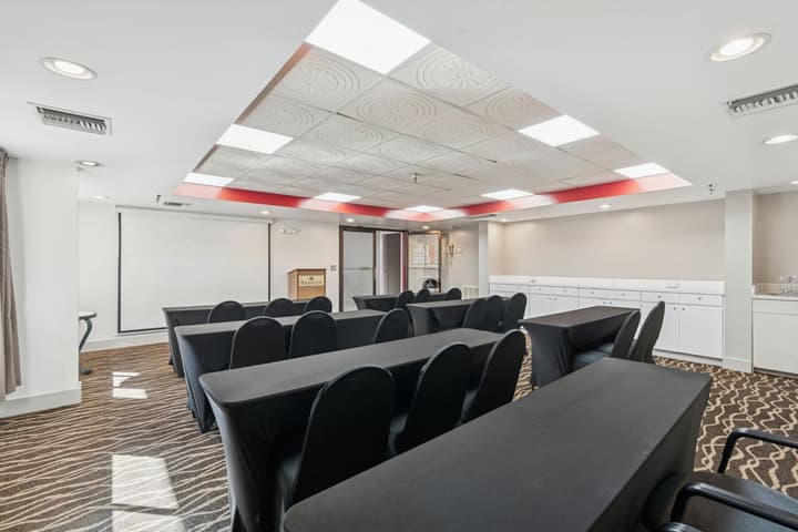 Ramada by Wyndham Temple Terrace/Tampa North