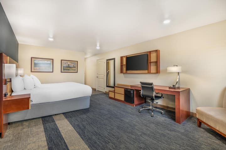 Best Western Plus Clocktower Inn
