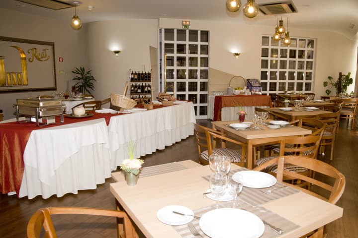 Hotel Rainha D. Amelia, Arts & Leisure