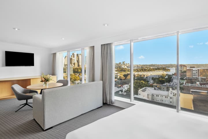 Holiday Inn Sydney Potts Point by IHG